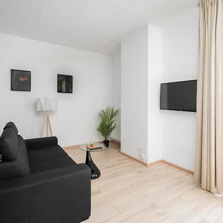 Jerozolimskie 203 By Bookinghost * Warszawa