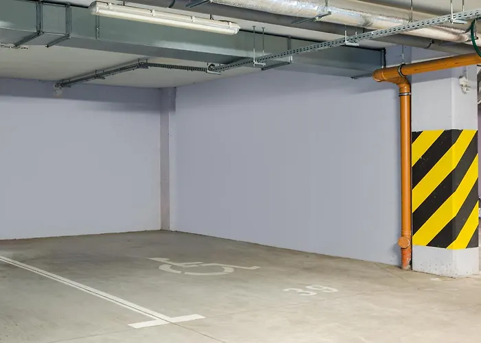 Jerozolimskie 203 By Bookinghost