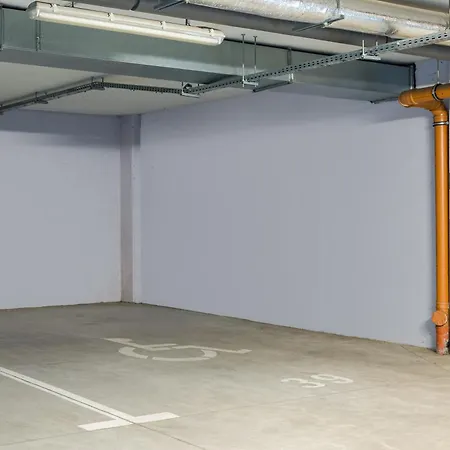 Jerozolimskie 203 By Bookinghost