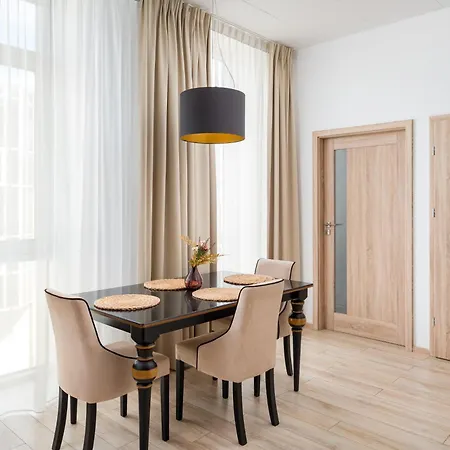 Jerozolimskie 203 By Bookinghost Warszawa